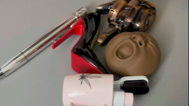 Cuối cùng lại là súng nước, tức chết mất!