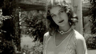 The beauty praised by the Shakespeare translator in the * as being "appetizing" | Lo