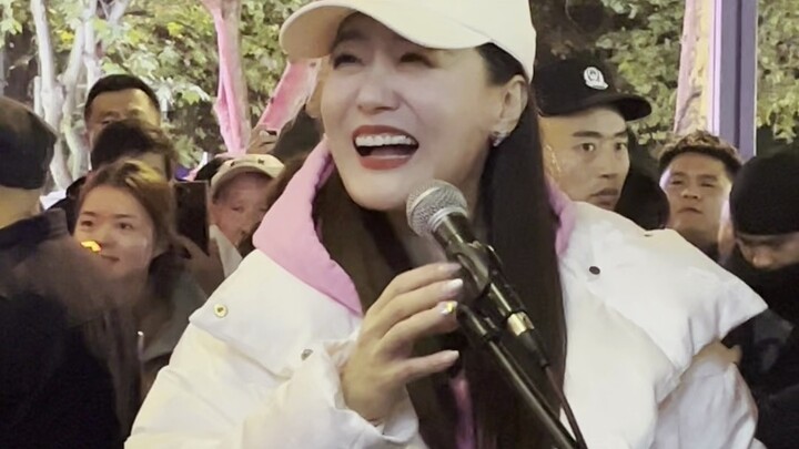【Đàm Tinh】20241204 Quán rượu nhỏ đường Ngọc Lâm, Thành Đô hát acapella bài “Thành Đô”