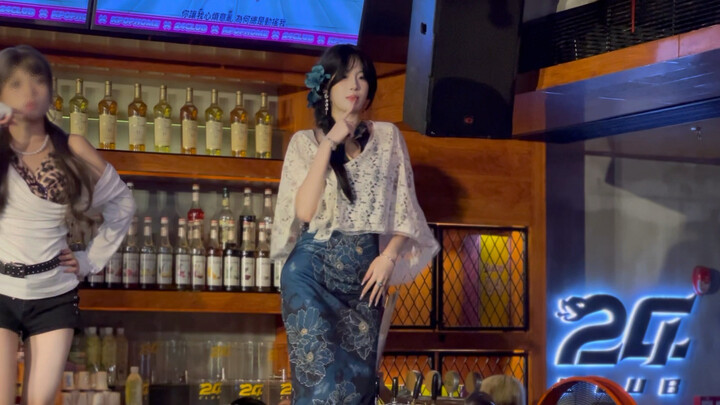 ชุดกี่เพ้ารุ่น动摇AOA