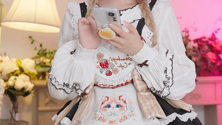Some nonsense about wearing Lolita