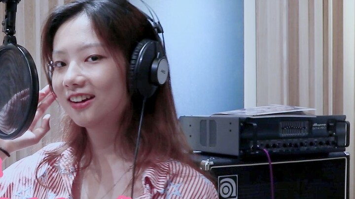 【Sutradara Deng】Sepatu Hak Tinggi Merah Suara Asap