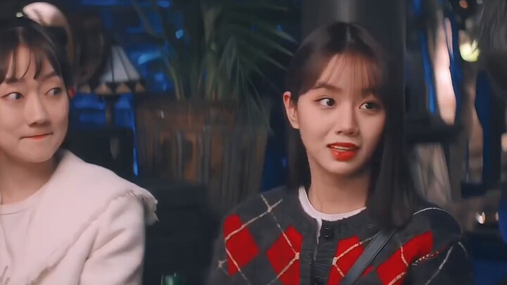 Do you understand how to win the heart of Aquaman? Just ignore him unexpectedly! Aquaman: I just lik