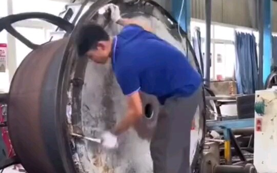 Việc chế tạo thùng nhựa lớn thật sự ngoài sức tưởng tượng