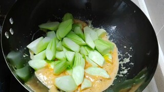 Sup Tiga Bahan Segar dengan Labu Siam