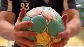 Handball is a very entertaining sport, but most people may not be able to accept it. Before hitting 