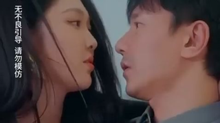 Seorang pria kehilangan pekerjaan dan bercerai, bertemu CEO cantik, menikah, dan dimanjakan