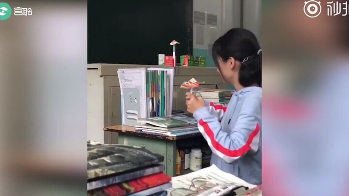 班级大神了解一下，是不是每个班都有这样的同学，总能成为班里的焦点！