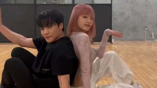 The teacher dances so gracefully! Choi Ye-na, YENA, Choi Young-jun [WICKED LOVE] Challenge