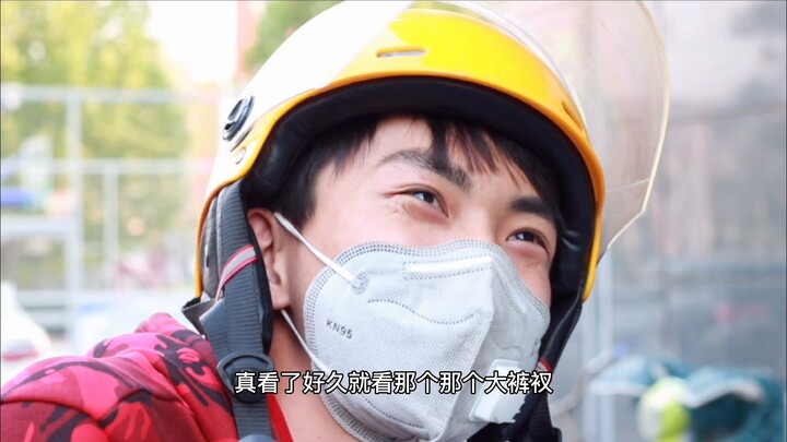 อย่าให้แม่ฉันเห็นคลิปนี้เด็ดขาด ถ้าเธอรู้ว่าฉันลำบากขนาดนี้ คงรีบบึ่งมาจากบ้านเกิดทันทีแน่นอน