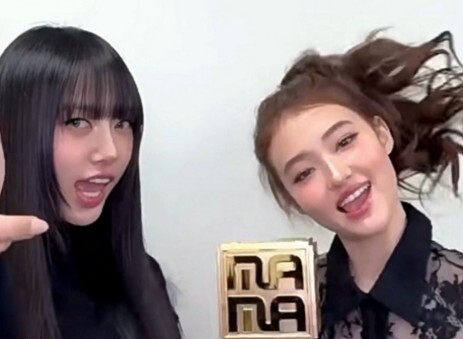 Ella looks so much better with her hair tied up! meovv releases Ella x Sooin's "BODY" Cha! KPOP