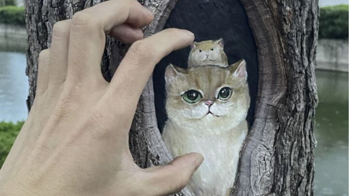 Khi băng qua đường, tôi gặp hai chú yêu tinh bên đường. Tôi hy vọng bạn có thể gặp họ.