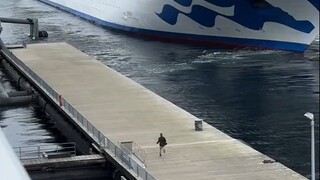 他的游轮离开了他！人生的大起大落实在是太刺激了