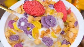 #Stirring Yogurt Binbin, you brought this on yourself—you can't blame me~! #Couple's Daily Meal Rout