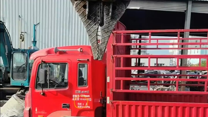 The boss told us to take it apart. Feels like we’re doing it wrong, but whatever—let’s just keep tak