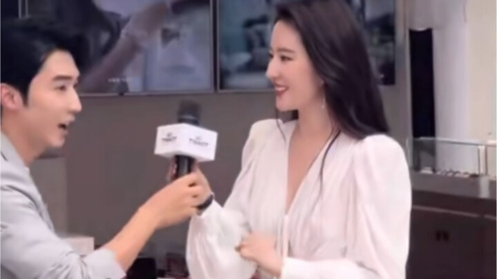 【Lưu Diệc Phi】Bao nhiêu năm rồi, cô vẫn luôn là ánh trăng trắng trong lòng tôi (phỏng vấn tại Vũ Hán