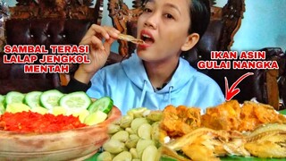 MAKAN SEDERHANA IKAN ASIN, LALAPAN JENGKOL MENTAH, SAMBAL DAN GULAI NANGKA | MUKBANG INDONESIA