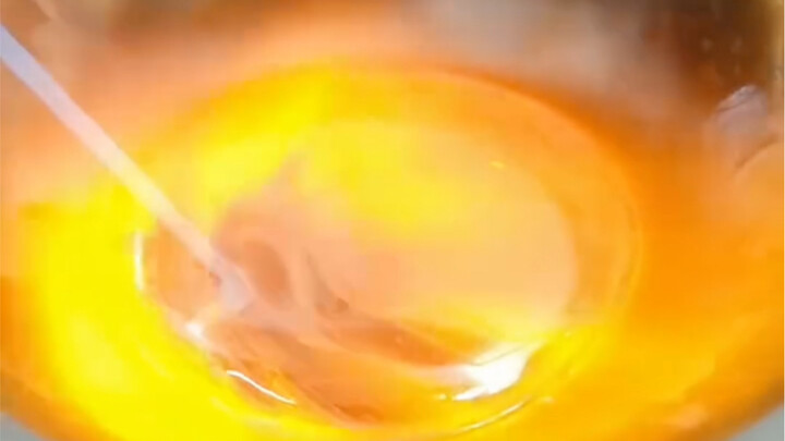 Siapa bilang hanya yang sudah menikah boleh memakai cincin?