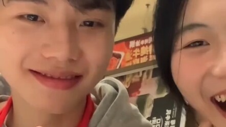 Tak heran jika dikatakan mata kekasih adalah lautan kedelapan: "Pasangan" Cinta