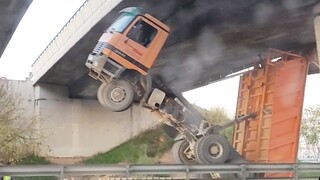 Total Idiots at Work! Funny Job Fails