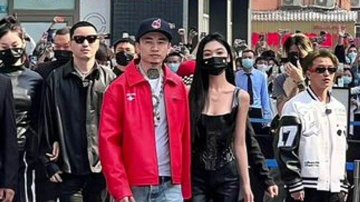 : Thật sự không có ai lên tiếng thay tôi sao?
