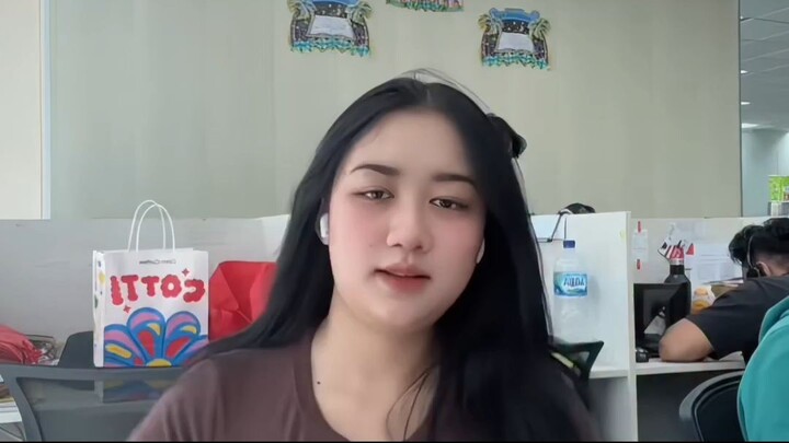 Sabtu Berangkat Kerja Jogetin Aja kali ya,hehe