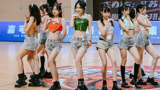 YOU女团拉拉队