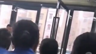 يا له من مسؤول قوي! ! !