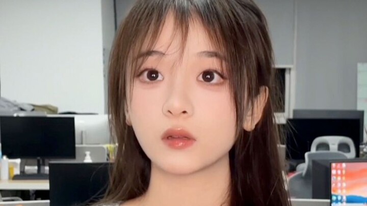 当以恐怖片解说的方式打开职场的一天