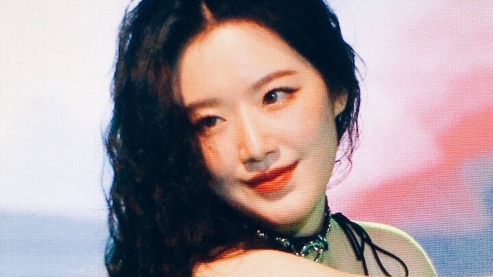 [(G)I-DLE Ye Shuhua] This figure...Sha TOMBOY 220526 Kyung Hee University anniversary self-shot