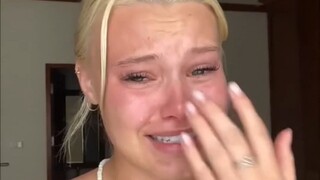 澳洲网友泰国旅游时，想体验一下抱猴子，但接下来的事却让她很伤心