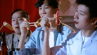 有鬼啊！三更半夜婚礼上居然吃起了元宝和蜡烛