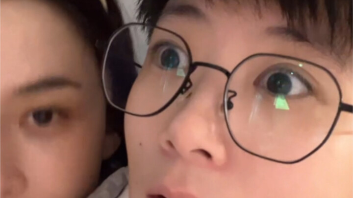 Zhao Yingzi | Handsome T substitute streamer, fans are flooding the livestream room. Hahaha, I'm dyi