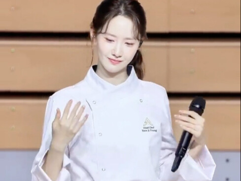 Yoona memang pantas jadi C-position yang hebat—baru belajar “Chanel” sekali langsung bisa! Yoona: Ak