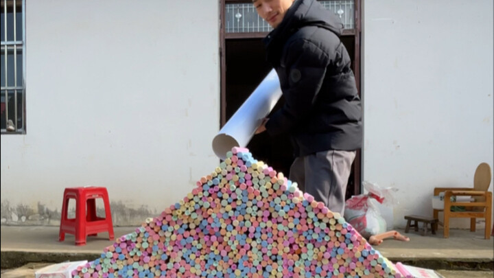 Challenge: Build a Giant Rainbow Chalk Art with 2,500 Pieces of Chalk