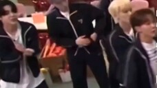 【SEVENTEEN】Who can tell them that they are rich?