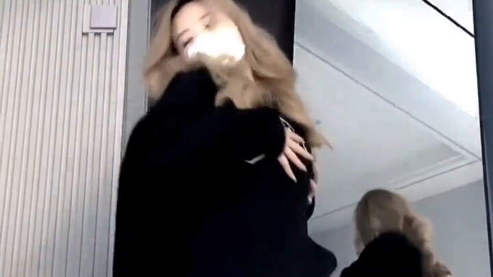 คุณสามารถยืนหยัดต่อไปได้ไหม? ฉันเดาว่าคุณอยู่ได้ไม่เกินสองวินาที