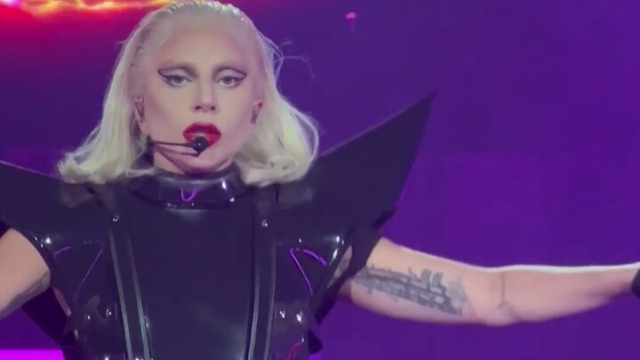 Tur Chromatica Lady Gaga: Sour Candy dalam 4K dari Jarak Super Dekat!
