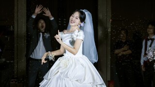 Đám cưới của người Kpop sao có thể thiếu nhảy được chứ! Mở màn đám cưới với màn solo "What is love"