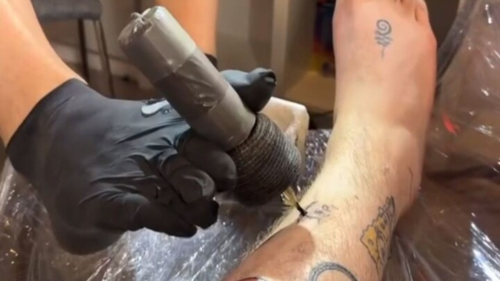 On the Feasibility of Using Footprints as Tattoos