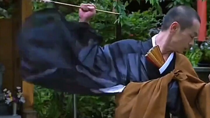 I totally thought this was gonna be a forbidden love movie...