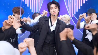 الإصدار الأخير لفرقة SEVENTEEN، أغنية MAESTRO، نسخة المسرح بمشهد واحد دون انقطاع