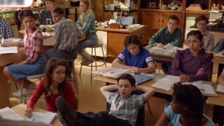 Young Sheldon-Sheldon is dissatisfied with the Excellence Award and takes action to resist the schoo