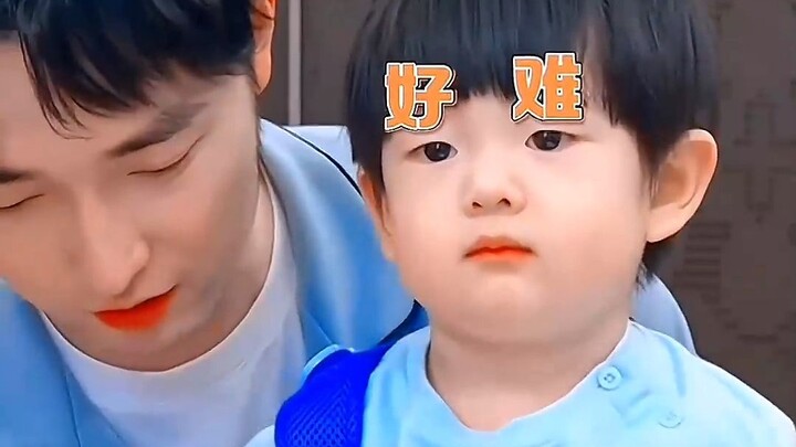 "Kakak paling cantik" adalah kakak penggemar yang imut dan sedikit berbakat dalam hal lucu, si Kakak