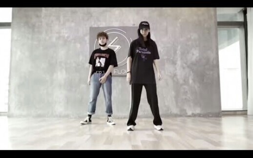 ดาราไทยมาเต้นเพลงของบอยแบนด์จีน? คิตตี้เต้นเพลง “ไร้ปีกก็โบยบิน”!