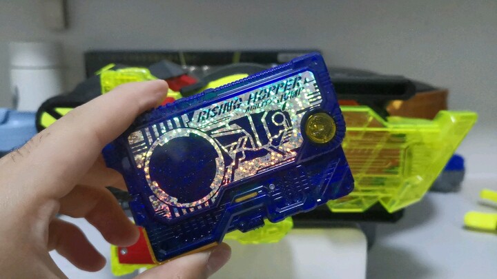 The awakening locust and the 02 standby sound, as expected...