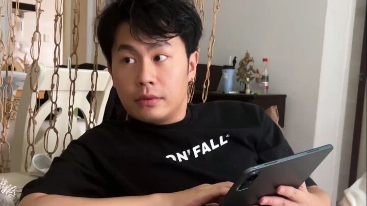 Người hai mặt thì đến cả đồng hồ cũng quay ngược vì họ.