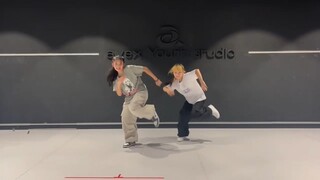 【㊗️مرور شهر على ظهور PG الأول】غرفة التدريب الراقصة لعضوات PG قبل ظهورهن "لين هي شي - Wow" 💚🧡