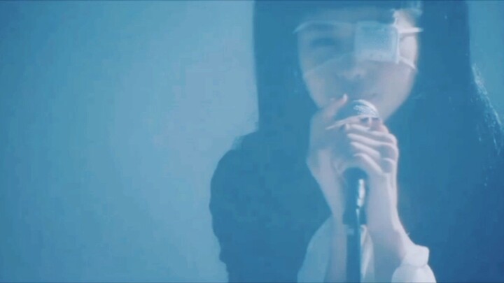 Close to me - in No hurry to shout