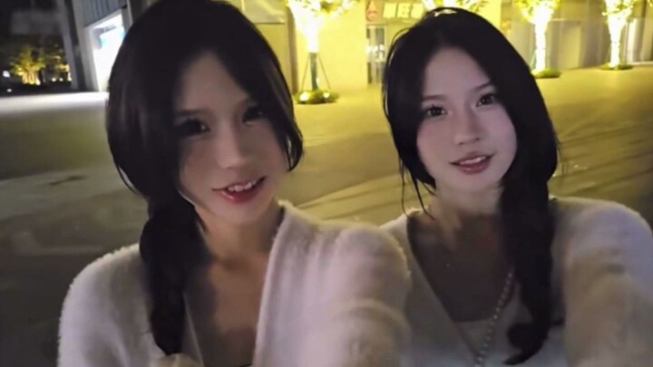 00:59 Tong Jincheng accidentally meets twin sisters who look like Daji!